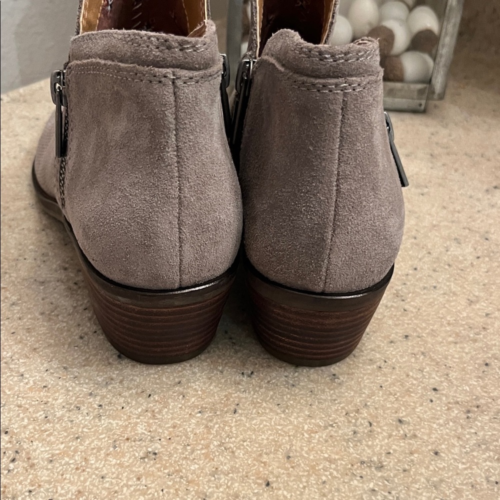 Lucky Brand Taupe Textured Ankle Boots- Brand New Leather Upper - Picture 6 of 8